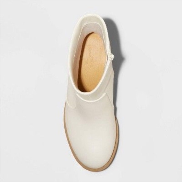 Universal Thread Platform Boots - Picture 2 of 2